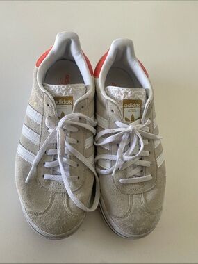 Adidas Gazelle Beige Suede Sneakers with White Stripes and Coral Heel Tab